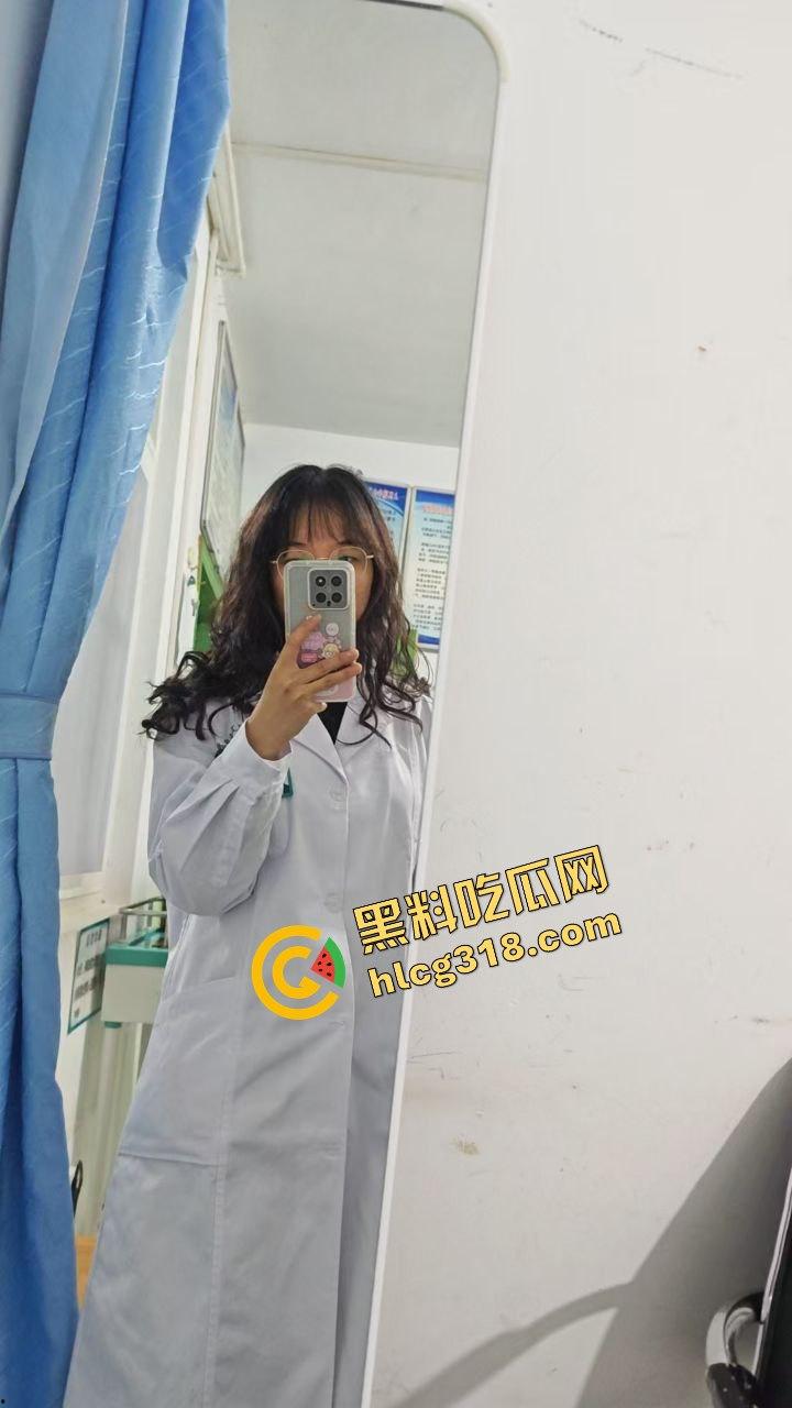 出轨上头后被玩成牲口,已婚白衣人妻『林妍』沦为情欲母狗,夜夜被炮友爆操调教,蹲地舔棒成奴隶!-11