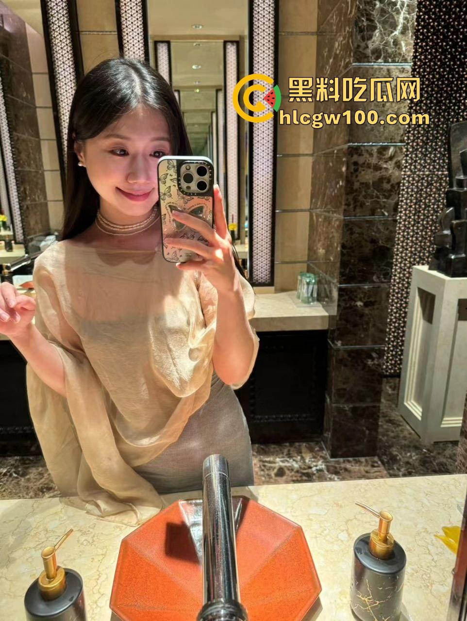 深圳券商圈惊现双标女，高冷女神【林逸薇】实为陪睡高手，专撩有钱老男人，骚浪风骚口活逆天！-1