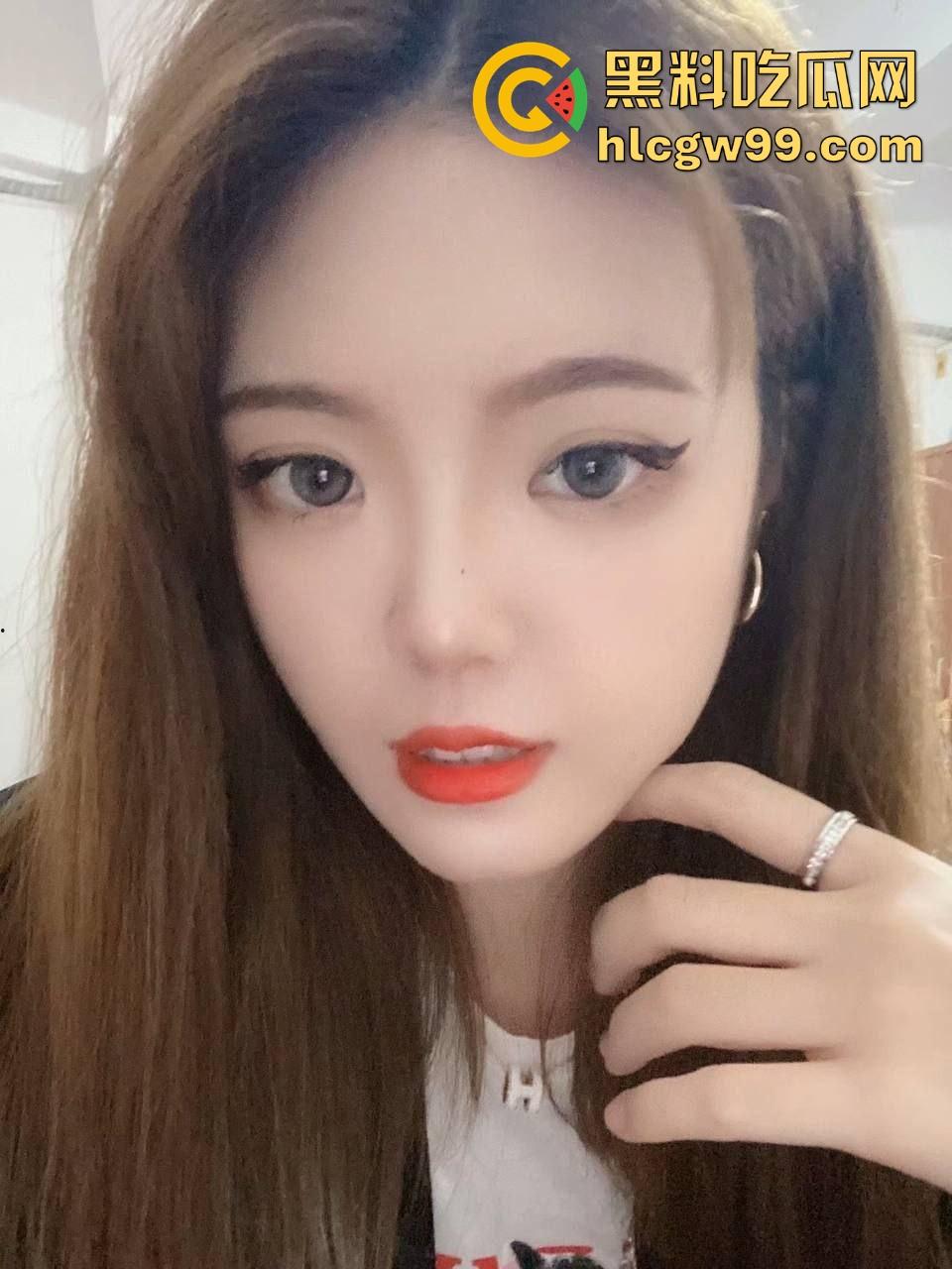 过年约炮杭州女大【孙倩倩】高冷皮囊下藏着欠操样，长毛衣底下啥都没穿，粉嫩骚逼湿成狗，跪着求肏被捅穿！-7