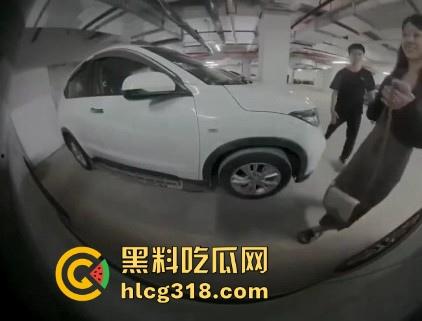 哨兵模式又立大功！拍下地下停车场情侣撩起裙子火辣现场 干蹭不进？这你受得了嘛！-1