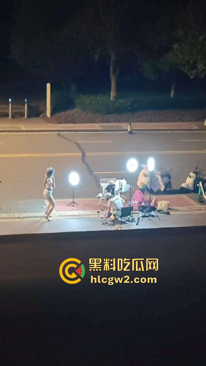 中国独特经济模式！女做直播男送外卖，直播累了外卖送，外卖累了直播看！完美循环，教育闭环成型！-6