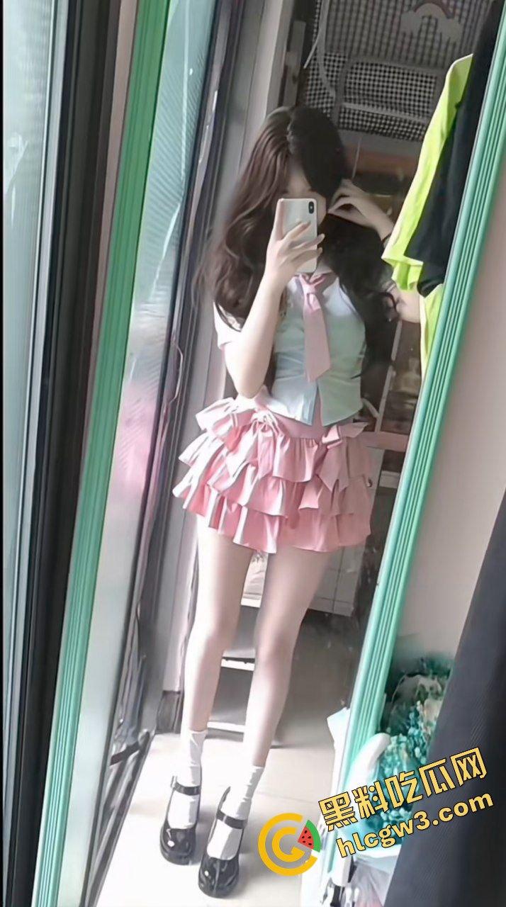 湖南化工职业学院细腰蜜臀肉便器『周铃瑜』多金男友JK制服爆插粉逼 激情四射！独家曝光流出！-5