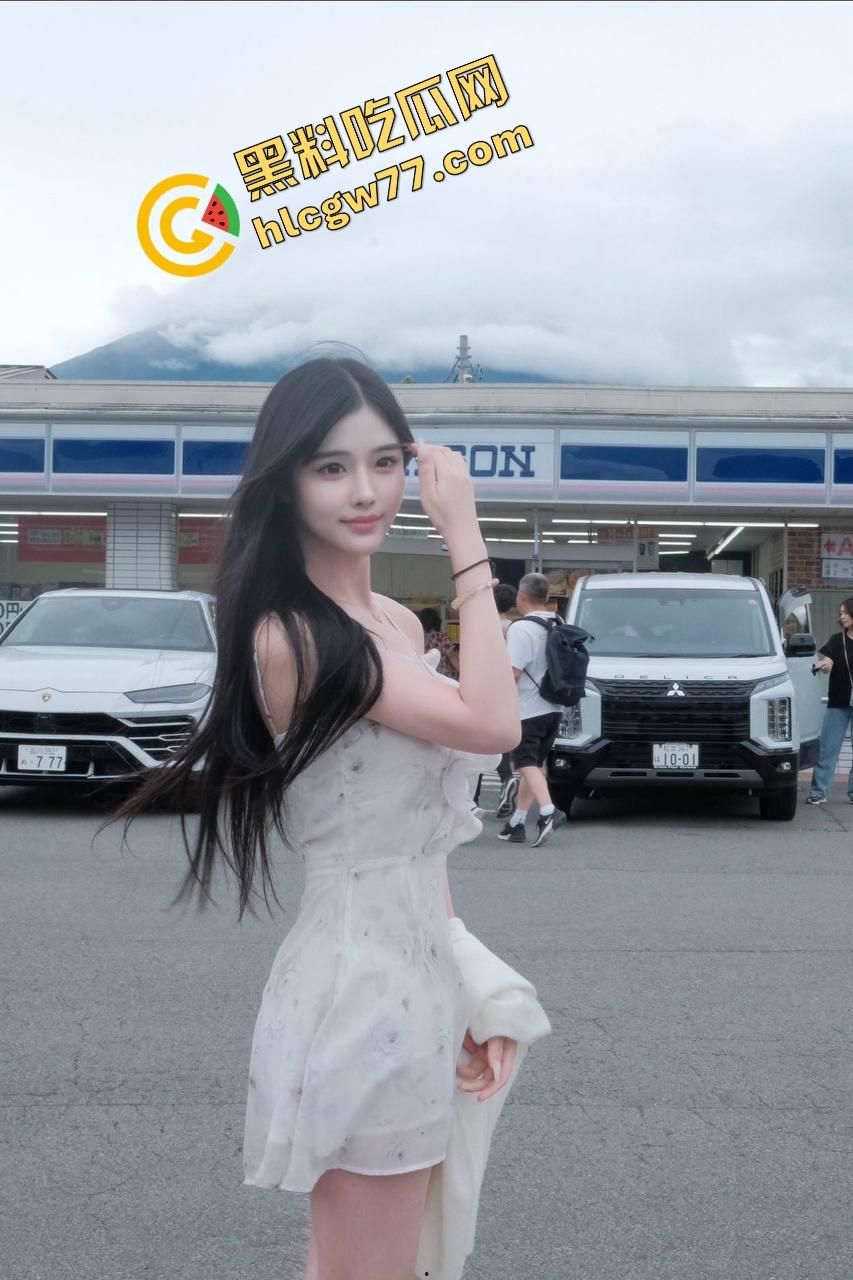 绿帽男爆料自家骚妻，19cm鸡巴酒店房内狂操暴露母狗本性，腿张成M型爽到抽搐！-2