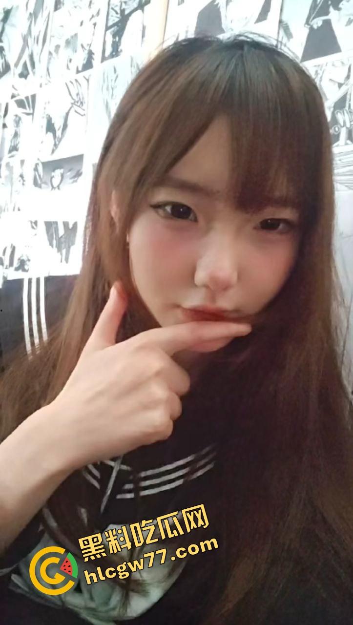 湖北咸宁女大学生『孙甜甜』网恋男友曝光自慰全裸照，投怀送抱给有钱小哥，粉嫩骚穴成免费送货服务！-3