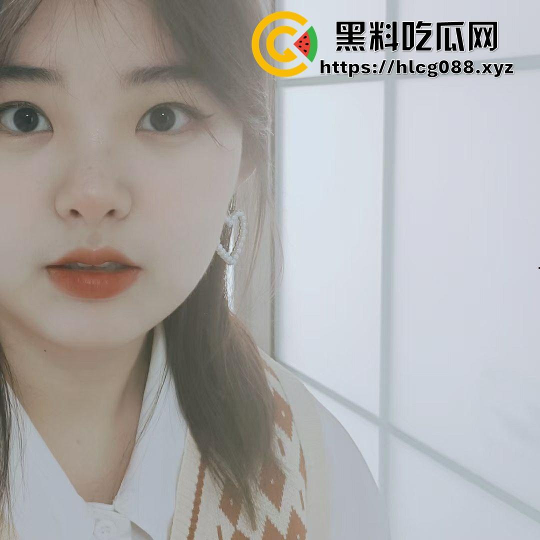 阜阳小骚狗反差烂货【张涵余】嫩脸勾人,背地里逼洞被男人捣烂,男友连毛都没碰过!-3