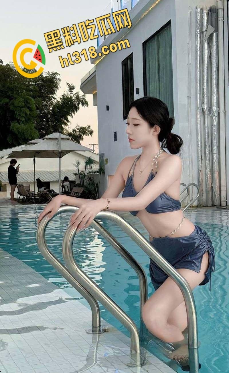 长沙顶级母狗【周思怡】,下海兼职外围被金主调教,舔脚捆绑跪着吃鸡,这才是标准小母狗!-1