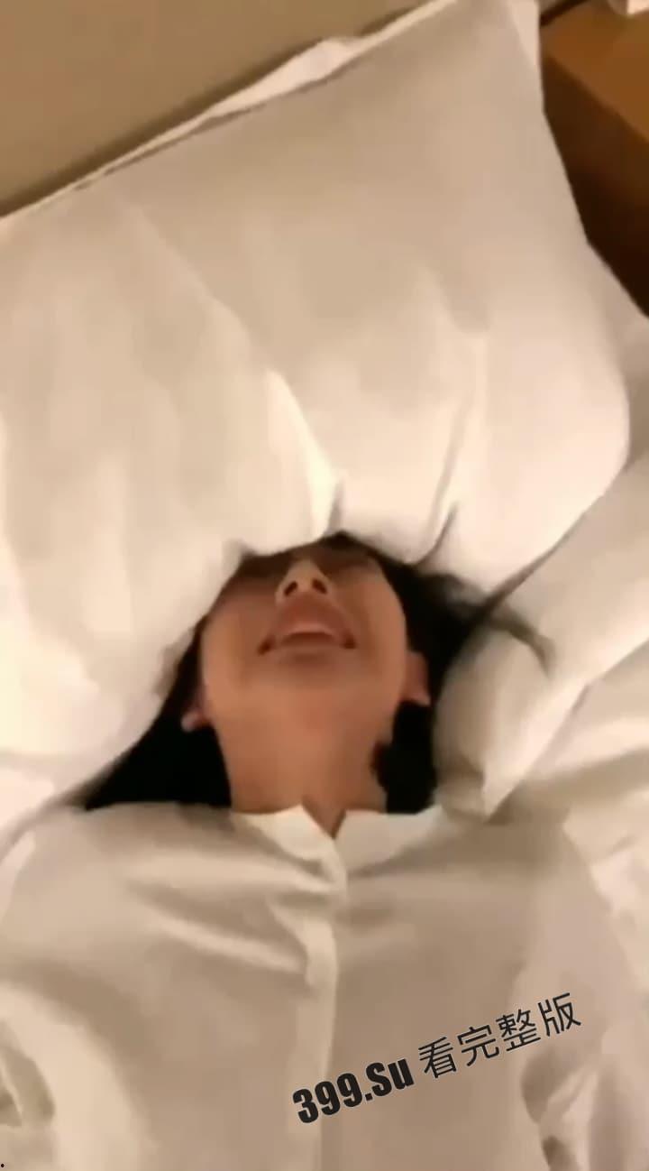 小羊没烦恼约炮金主被爆！抖音 400 万女网红小羊出轨 被现男友抓包  啪啪视频流出-18