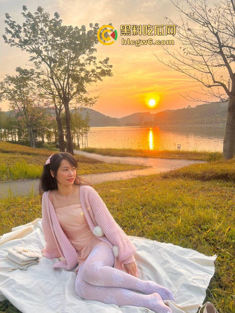 广东反差真实美艳少妇【林嘉玲】性感丝袜和高跟鞋,吕布来了都得射完再走-8