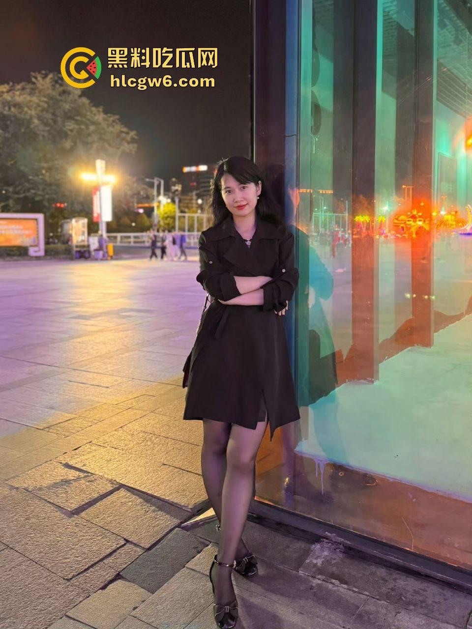 广东反差真实美艳少妇【林嘉玲】性感丝袜和高跟鞋,吕布来了都得射完再走-13