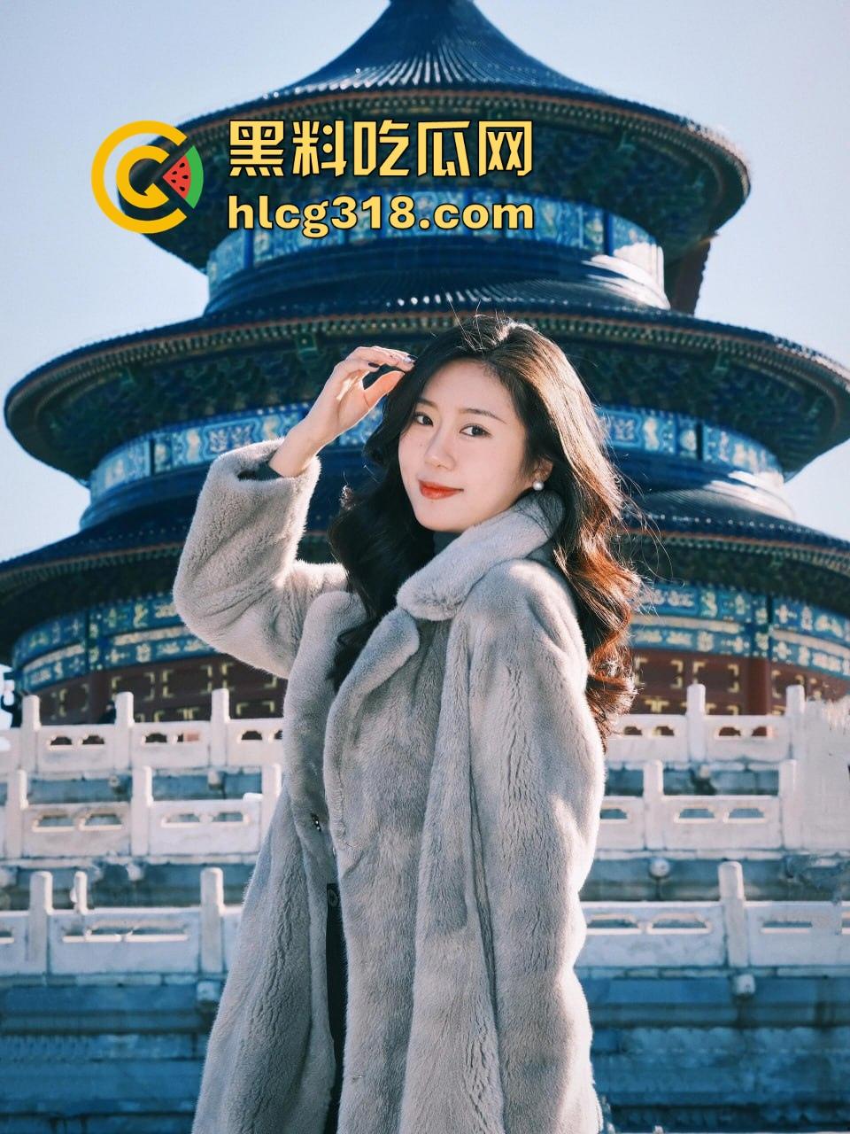 海角社区 在小孩旁边大胆猛插邻居黑丝少妇 怕把儿子吵醒不敢大叫 还把玩小儿子的小鸡鸡 骚的一批!-3