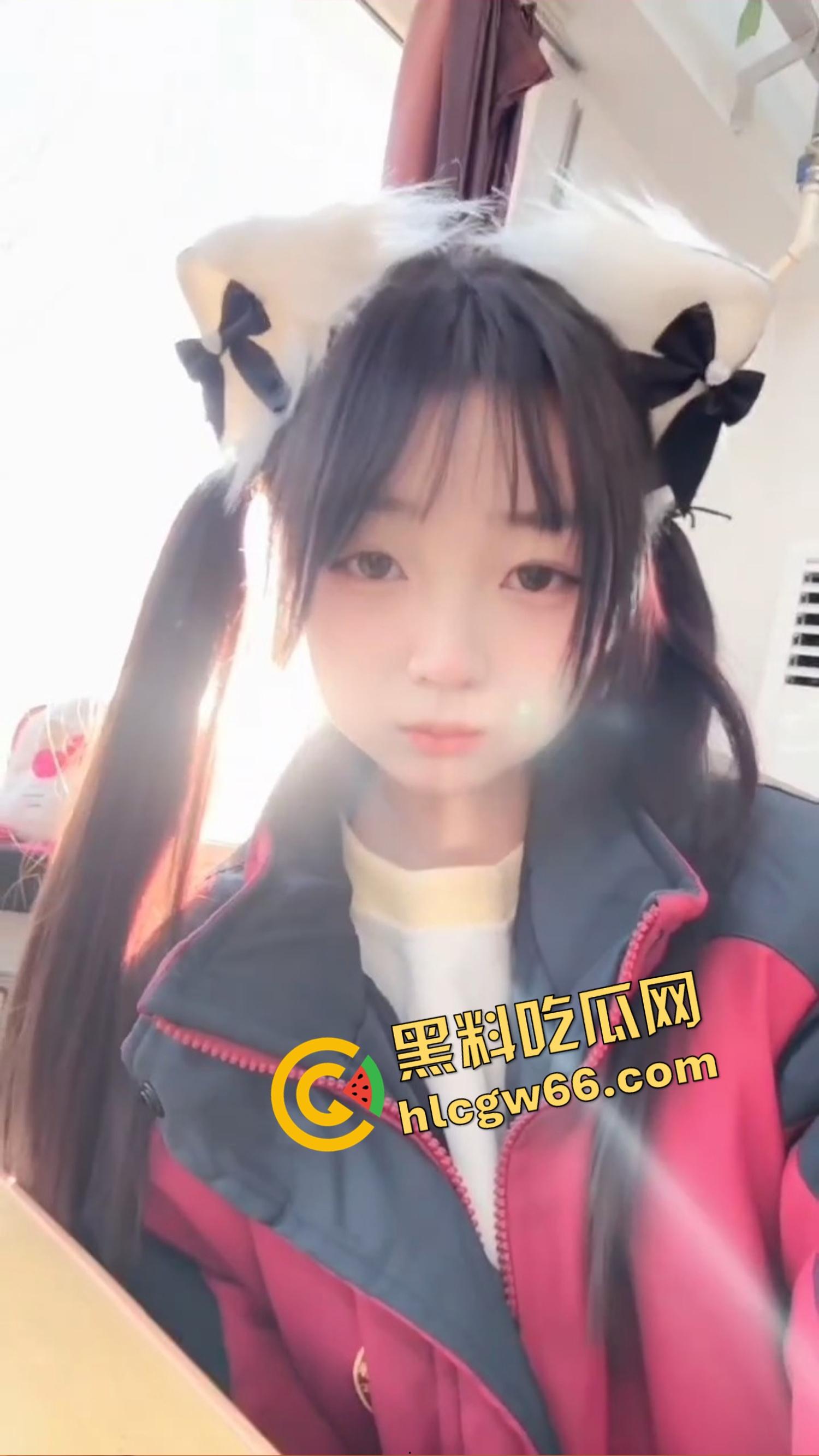 网调馒头奶反差婊【孙雪蕾】娇小骚货天天求操，线下实战给你主动开腿开逼开嗓子，操到她崩溃求饶！-1