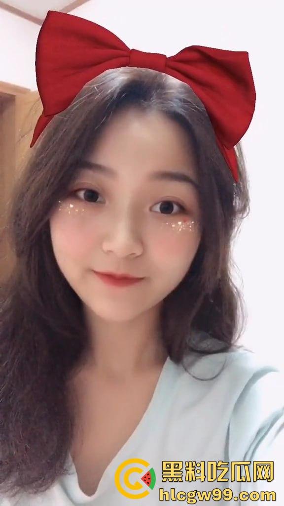 真实良家妹国企办公室文员少妇【刘琴】发小的长期炮友,结了婚不给操了惨遭曝光-1