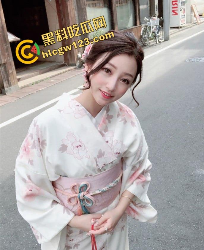 她是南昌最能装的骚货『乔欣玉』金主点菜送上门，浓眉大眼清纯外表，穿包臀裙被金主哥花样调教！-3