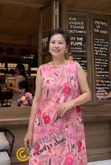 海角乱伦大神！大胸嫂子会喷水，微醺状态中的嫂子，骚逼狂野，敏感异常，高潮连连失禁-1