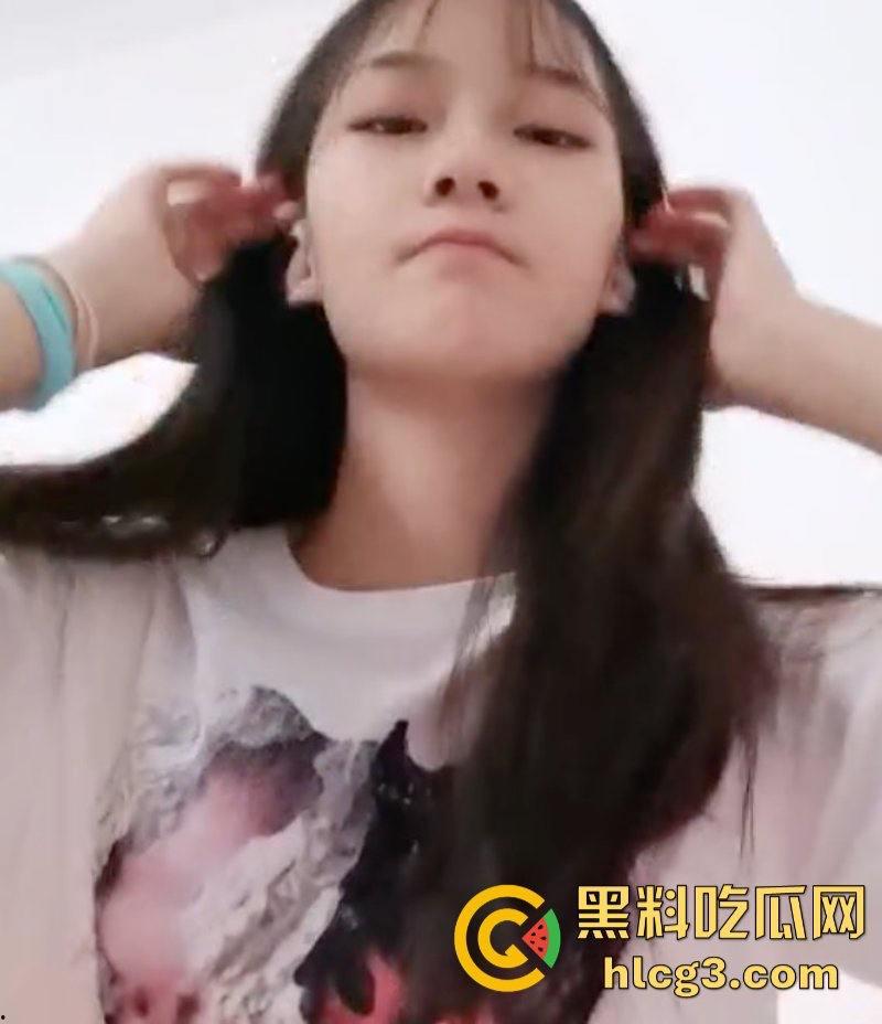 云南昆明工业职业技术学院母狗【杨佳慧】舞蹈生身材裸聊自慰被曝光!-2