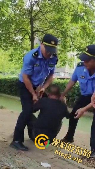 武汉城管打人？官方回应：不好意思，城管是冒充的！-7