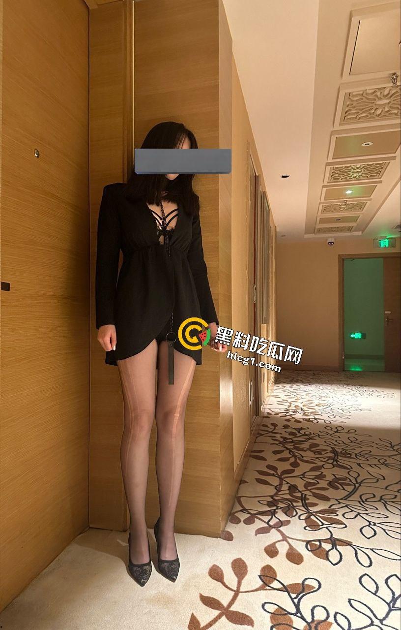 常州大学05年生被调教一年半，终成合格母狗，来到喜来登玩露出尽显 K9 本性！-6