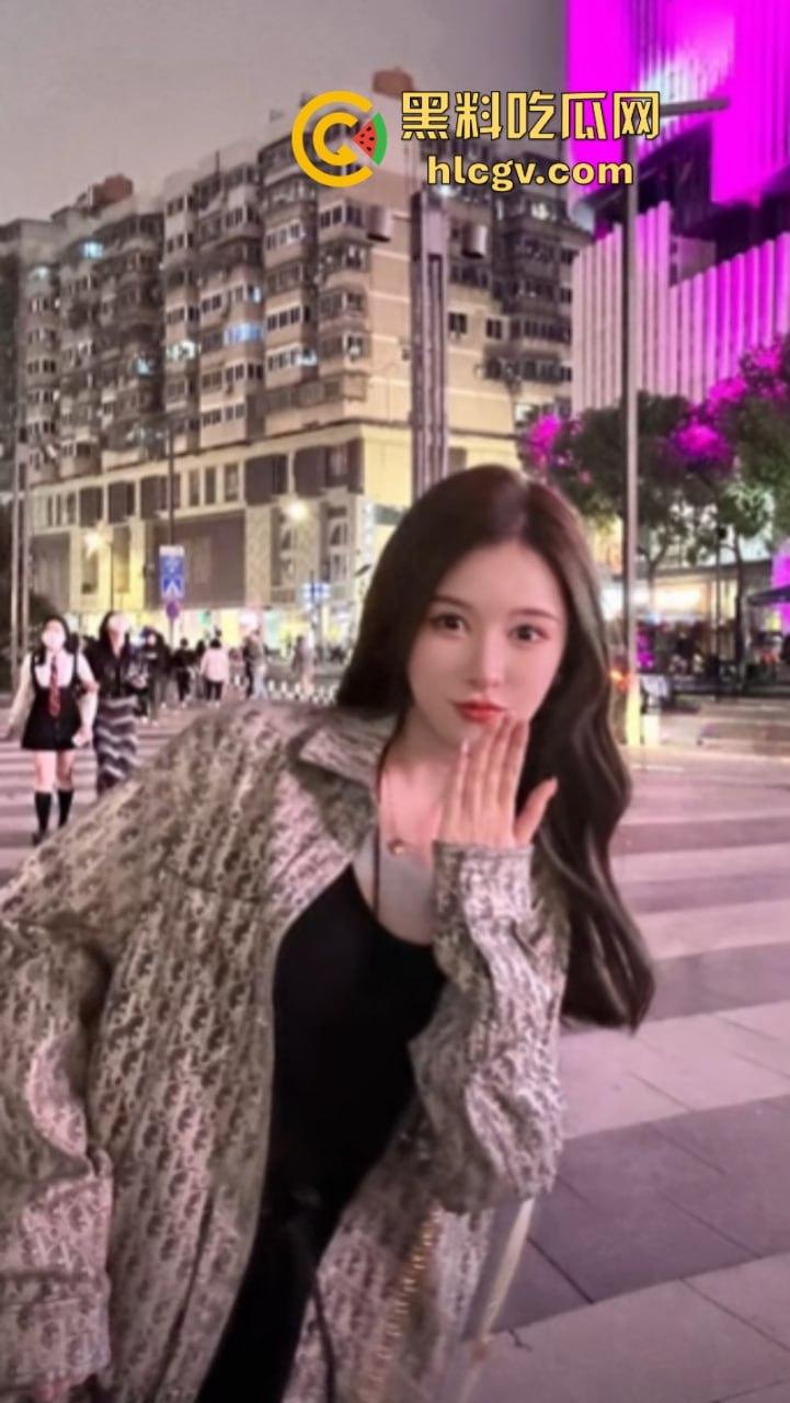 快手千万网红【二子爷】家暴出轨 潜规则偷吃女徒弟蓝牙 老婆曝光女徒弟给师傅深情口交视频！-9