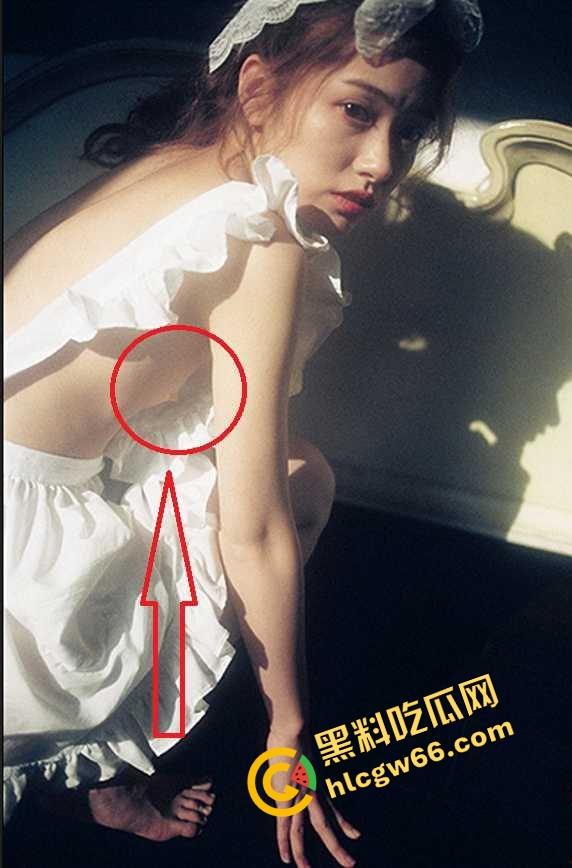 260W女网红【百万个垃圾桶】早期福利照流出大尺度裸照被疯狂翻出，互联网真他妈记得！-9