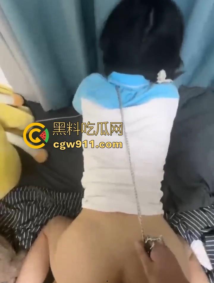 河南高三清纯学生妹【廖莹莹】性爱视频曝光，暑假假借旅游名义千里送逼伺候金主爸爸，调教的真好！-6