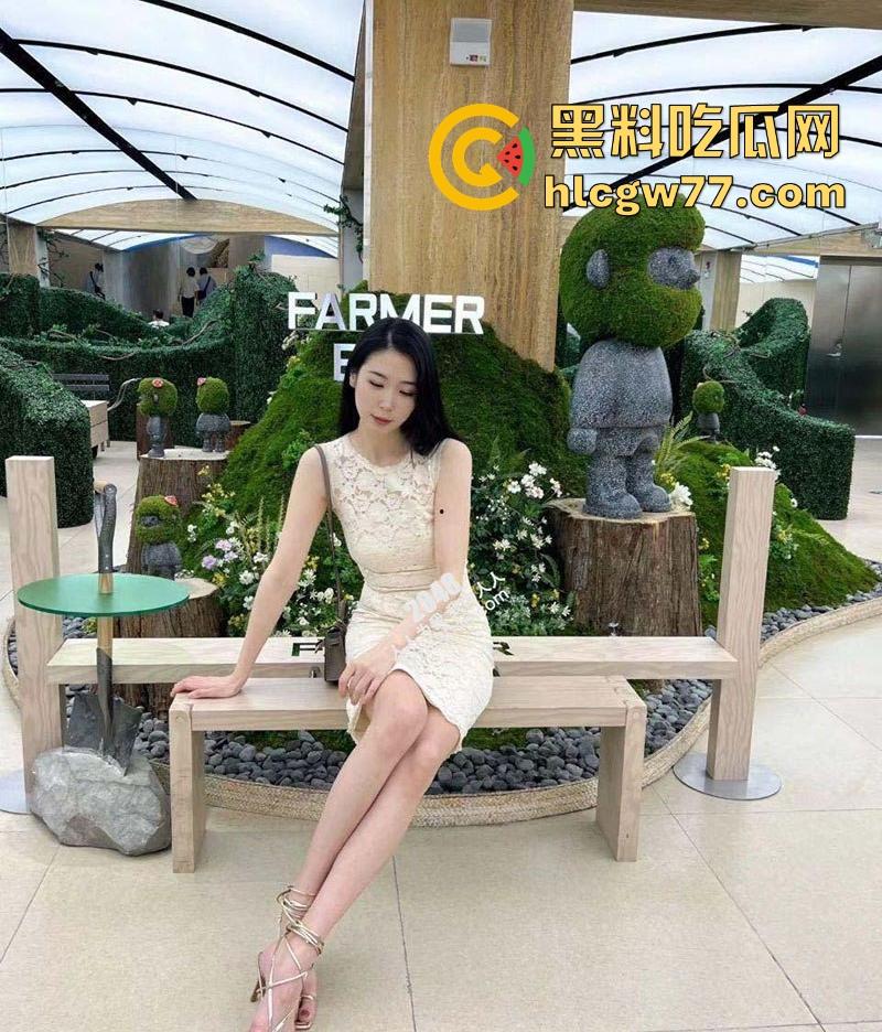 花5200拿下刚离婚的高中老同学 紫色包臀裙风骚不减当年 屄毛旺盛让我老弟灵魂出窍！-2