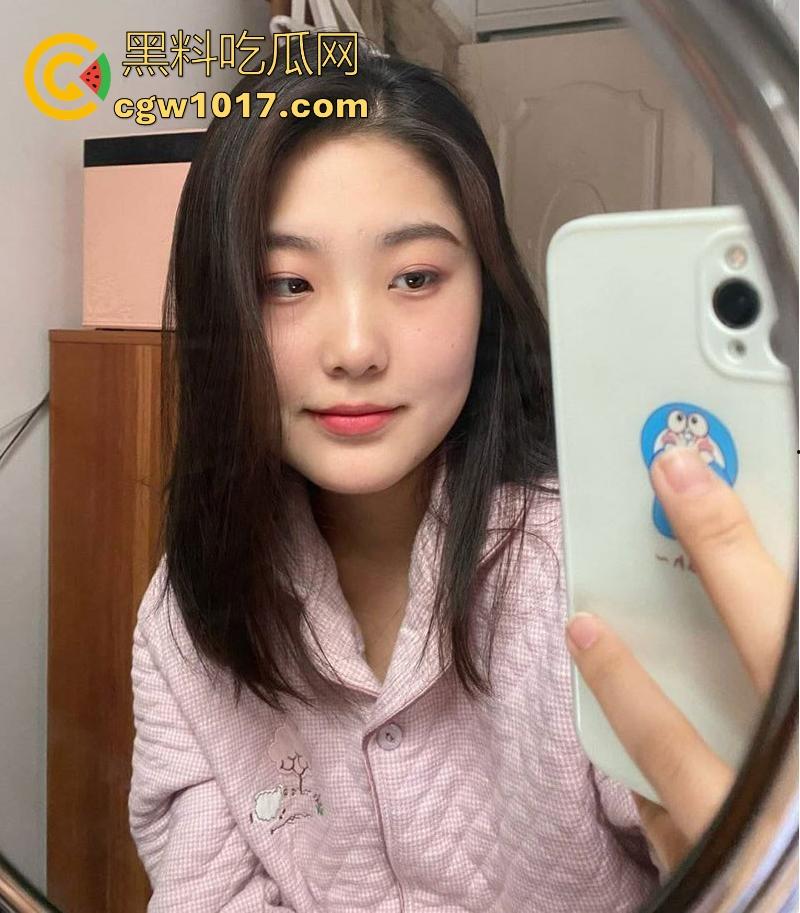 湖北微胖人妻出轨约炮，受虐属性拉满小母狗，捆绑跪地鞭打调教，酒店跪舔金主大屌，巨乳拖地粉臀高撅任鞭打！-2