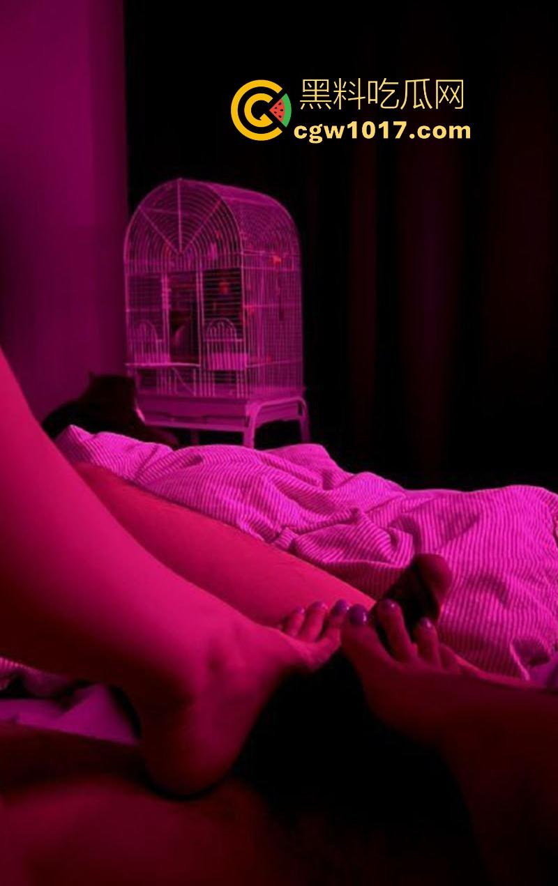 富二代约炮调教深圳极品车模，高颜值御姐化身小骚猫，SM捆绑足交贞操笼轮番上阵，白虎嫩穴无套狂操。很反差!-6