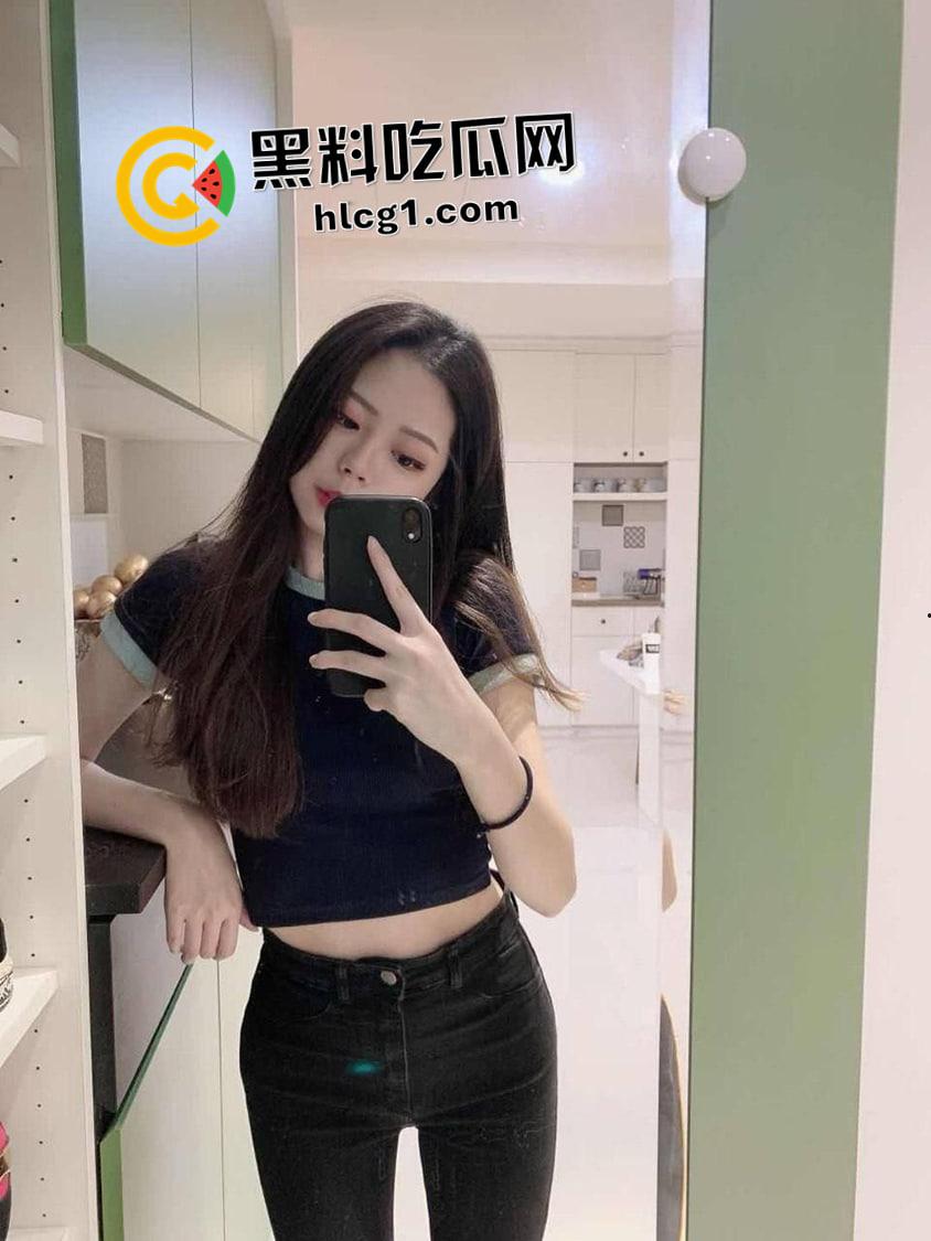 瓜友投稿！风骚女友超骚浪叫 捏下奶子就洪水泛滥 清纯的眼神大大的性欲-1