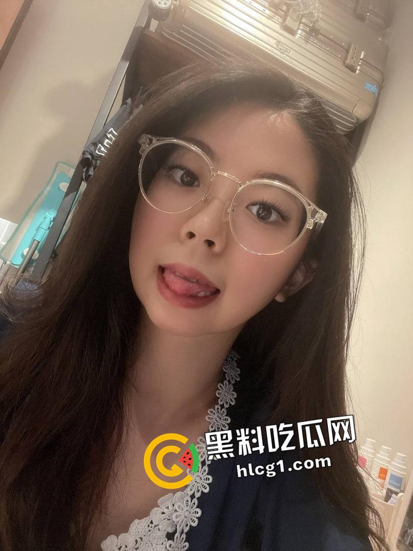 瓜友投稿！风骚女友超骚浪叫 捏下奶子就洪水泛滥 清纯的眼神大大的性欲-5