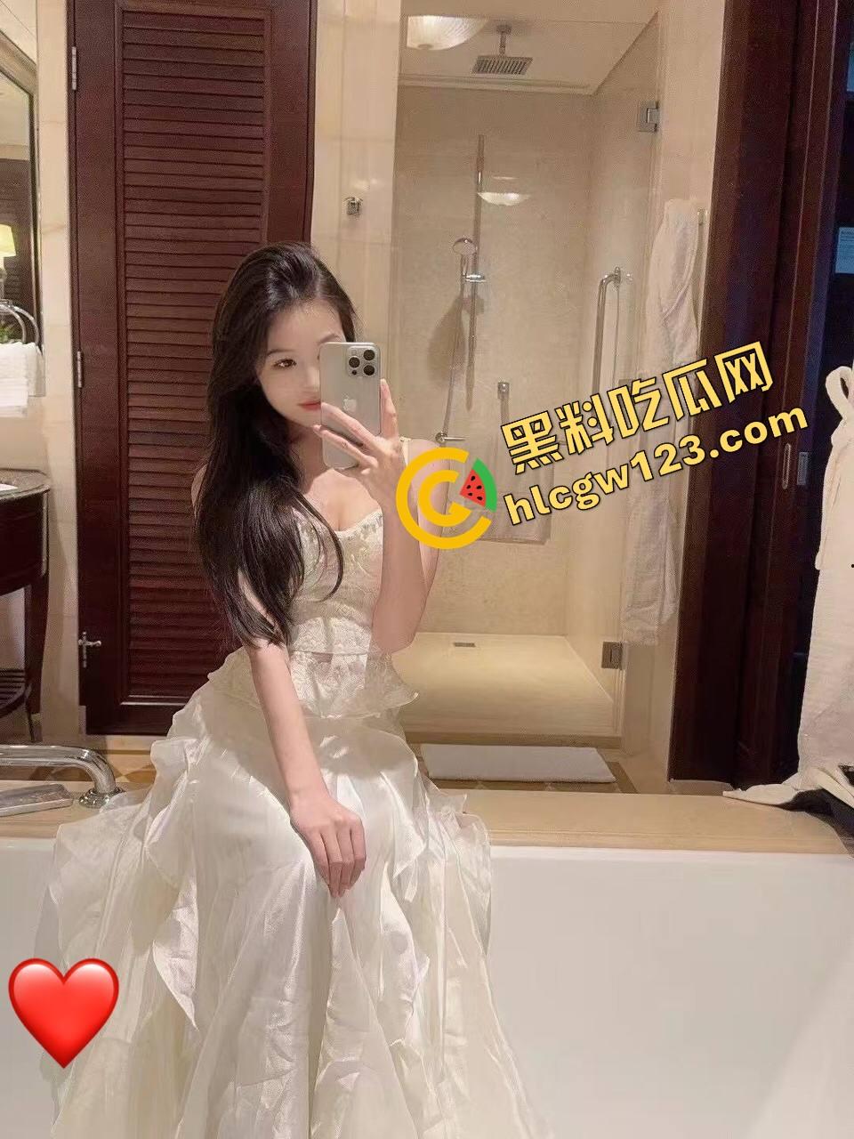 拳交女王【赵琳】开逼打鸡蛋，搅拌搅到逼喷浆！逼大如碗啥都能塞，鸡蛋打进去还能再抠着搅三圈！-1