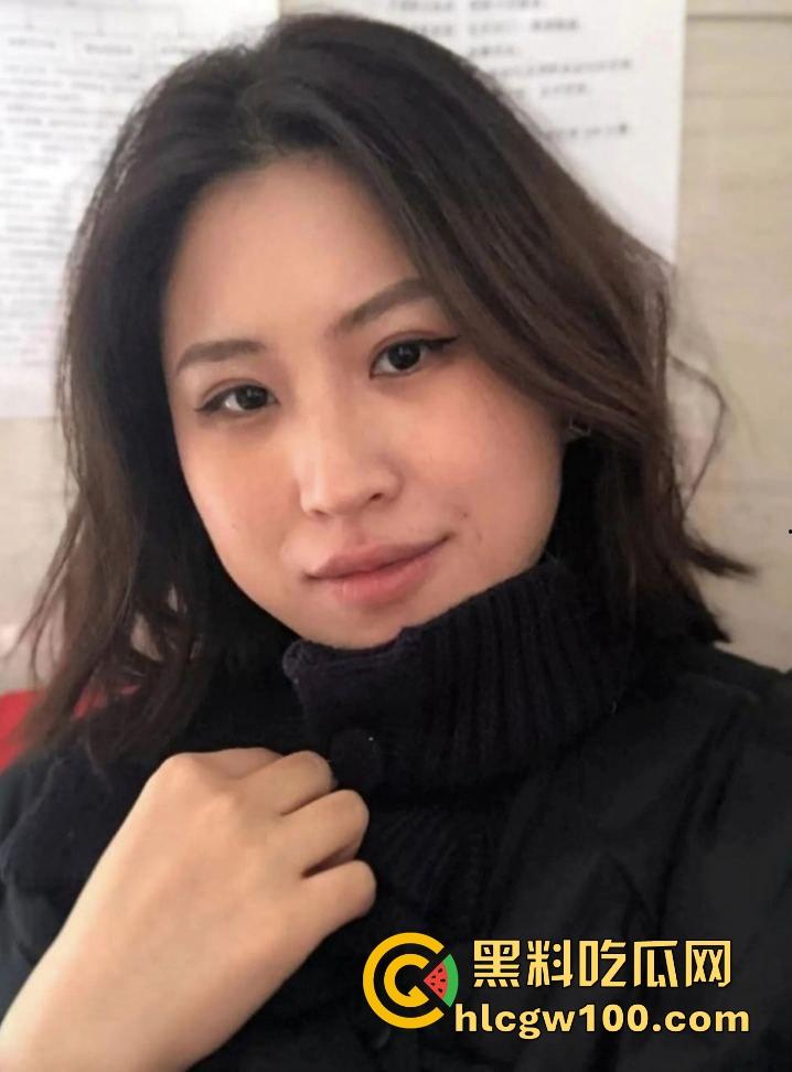 呼和浩特反差素人【童语晨】喜欢鸡巴抽脸还爱出轨刺激感，老公舔她被艹过的逼，她说这种感觉最爽！-2