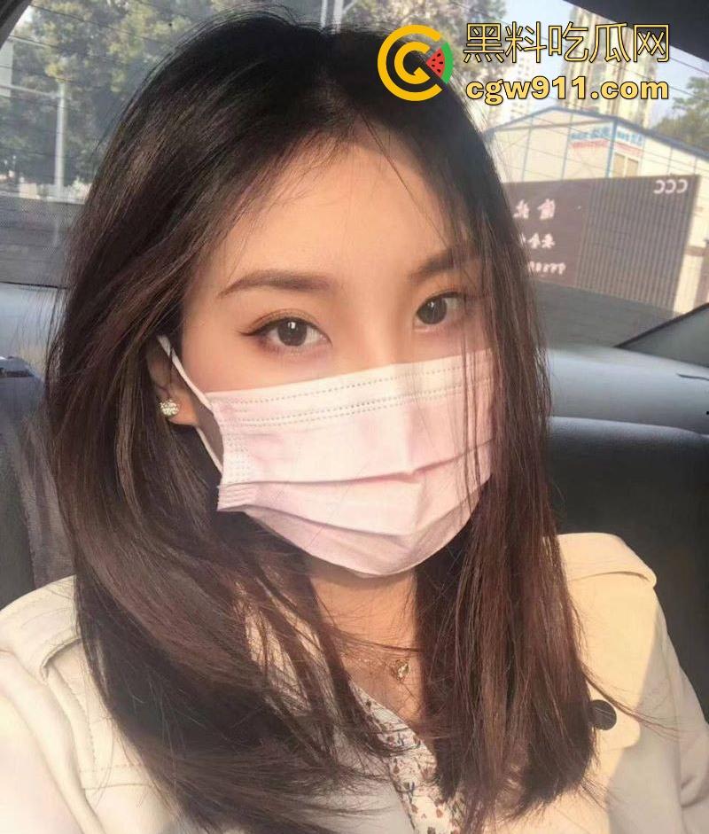 约炮浙江大学【胡雯璨】私密视频流出，床上揉胸吃鸡狂秀舌技，巨乳撅起被内射，跟学校的她完全相反！-3