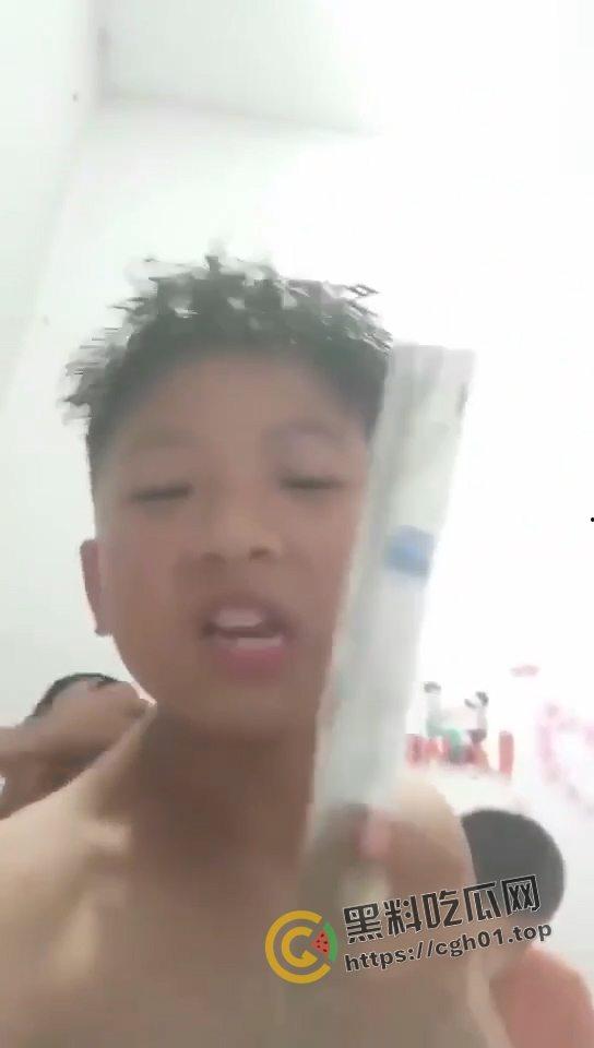 爷们要战斗！精神小伙战斗合集 飞踢 围殴 砍刀 古惑仔又都回来了-4