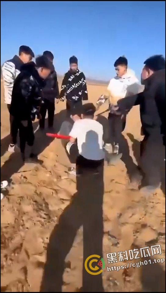 爷们要战斗！精神小伙战斗合集 飞踢 围殴 砍刀 古惑仔又都回来了-6