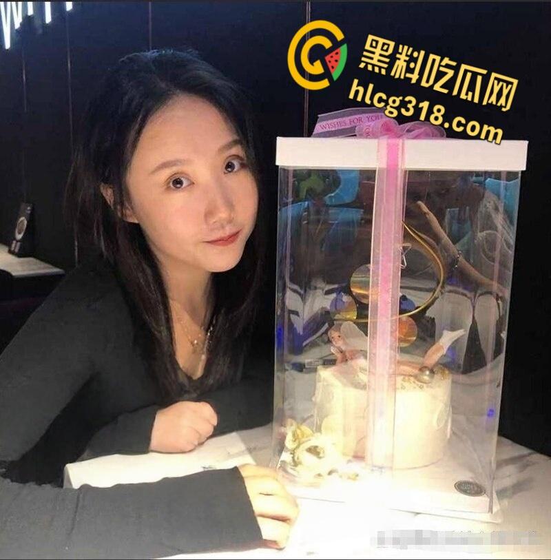 西藏渣男网警【辛修志】，恋爱期间和自己闺蜜乱搞，白吊带无套女上奶子摇摇晃晃，这身材很难不爱 ！-5