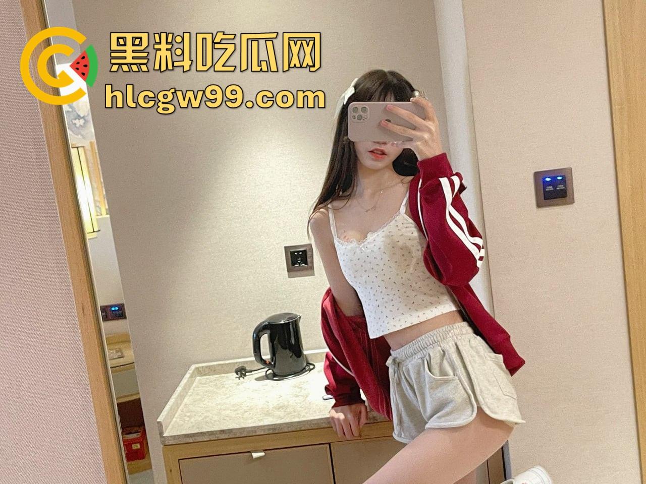 极品白虎少女『neko酱 』天生白虎萝莉圣体贫乳，粉嫩乳头配可爱脸蛋，这种致命反差谁能不心动？-1