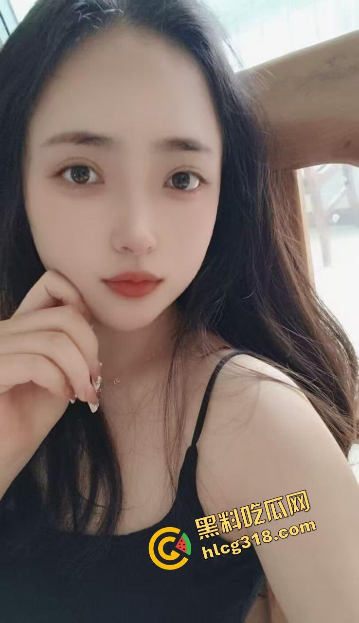 广州花城路奶茶兔女郎『林心妍』被地产大哥包养,全程露脸舔鸡巴,高潮中出嗲叫像猫发情!-1