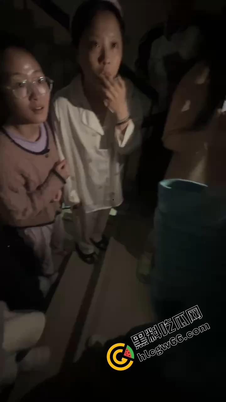 东湖副教授『林旺』顺带当床上导师？妻子实名举报湖南高校教师出轨女学生，学校火速成立调查组！-17