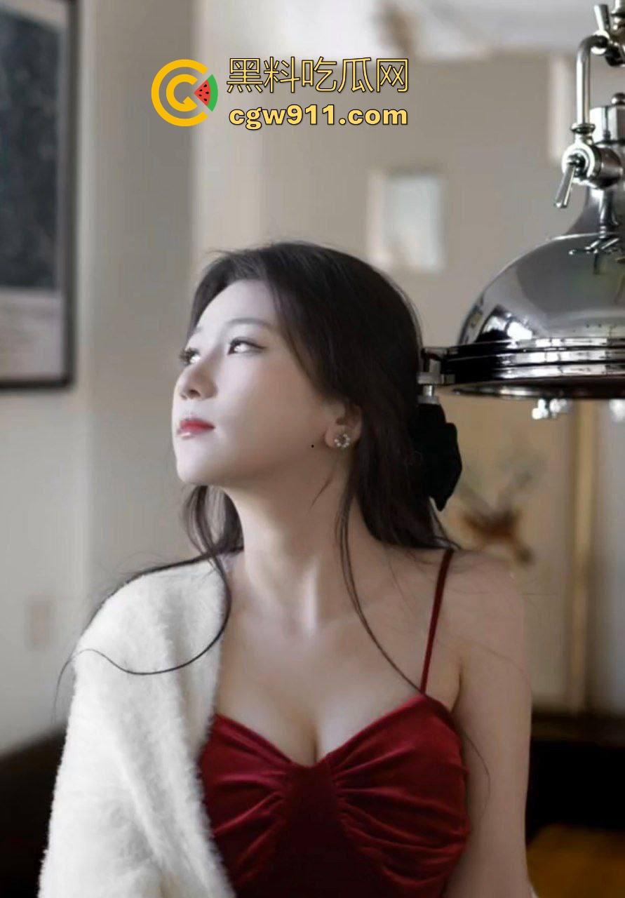 瓜友软件约操东莞刚满18岁小御姐，刚上大学为攒学费下海，极品身材女仆装诱惑，800元两次不带套内射！-8