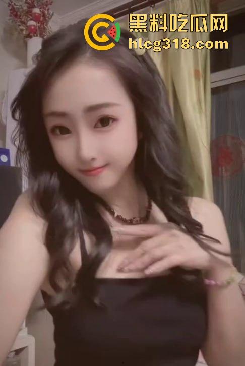 江苏熟女人妻，网络聊骚发送全裸视频勾引单男，绿帽老公也是难得同意，黑丝上下夹击！-3