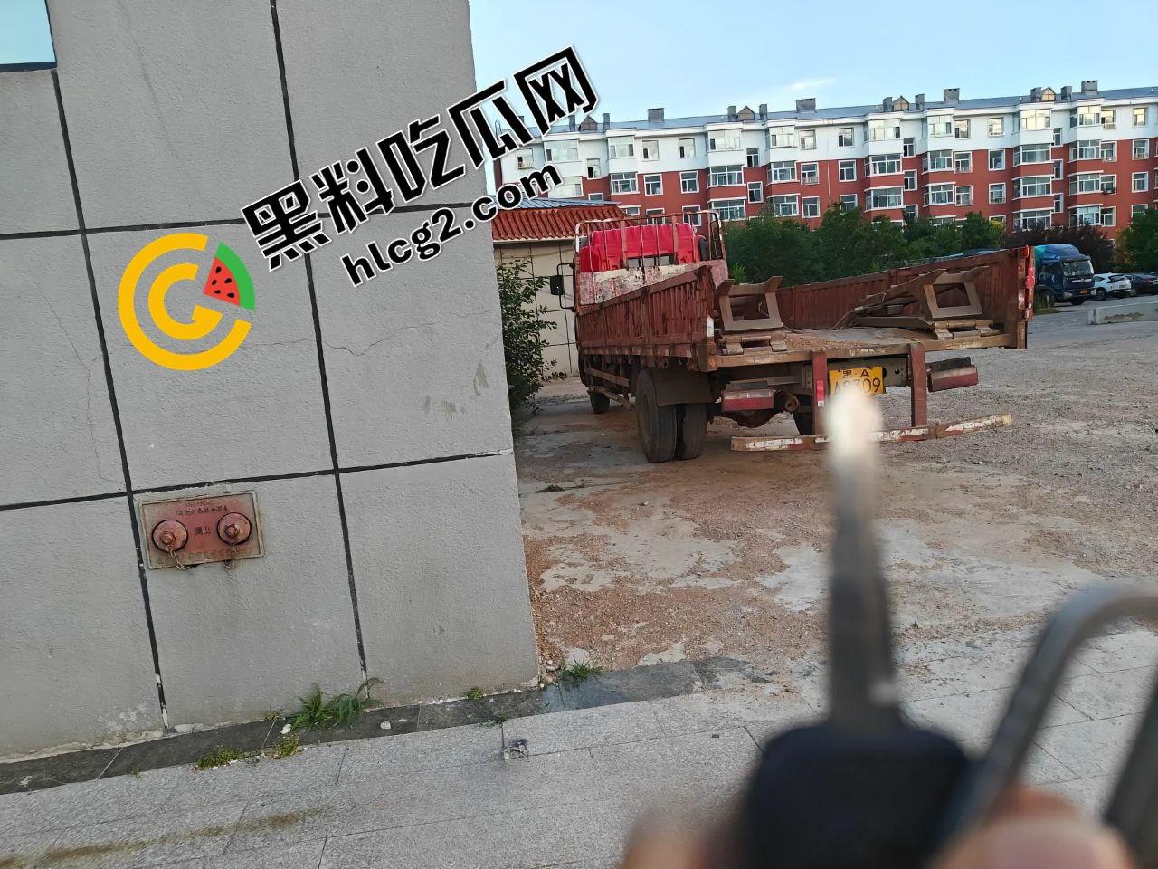 热门大瓜！呼伦贝尔阿荣旗战地 小情侣半夜货车边野战 后入爆操时被偷拍 全网疯传！-7