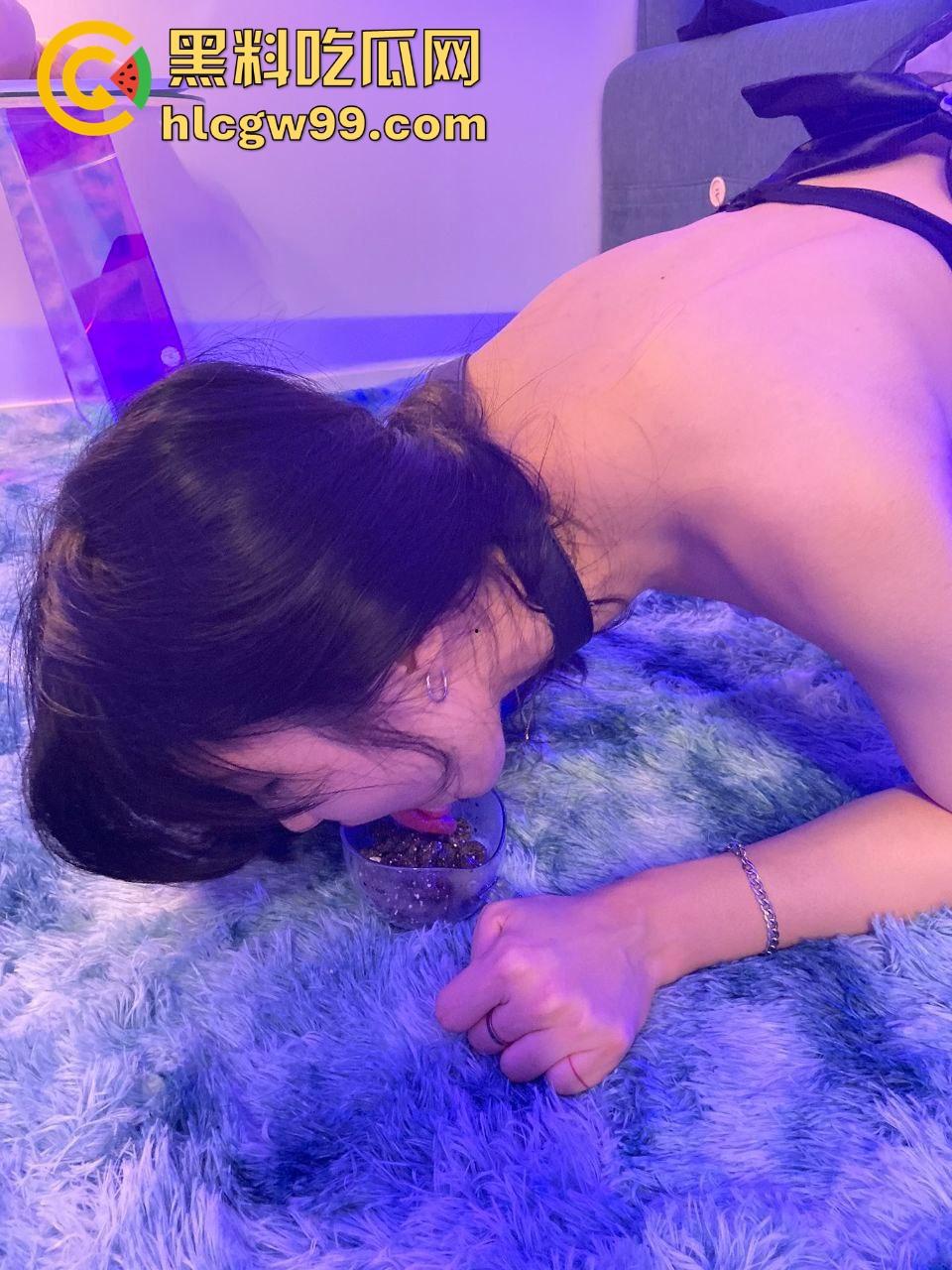 韩国【朴在慧】重口调教，妹子被虐到哇哇大叫，鞭打滴蜡全套上，最离谱的是头上直接淋尿，玩成什么癖好？-7