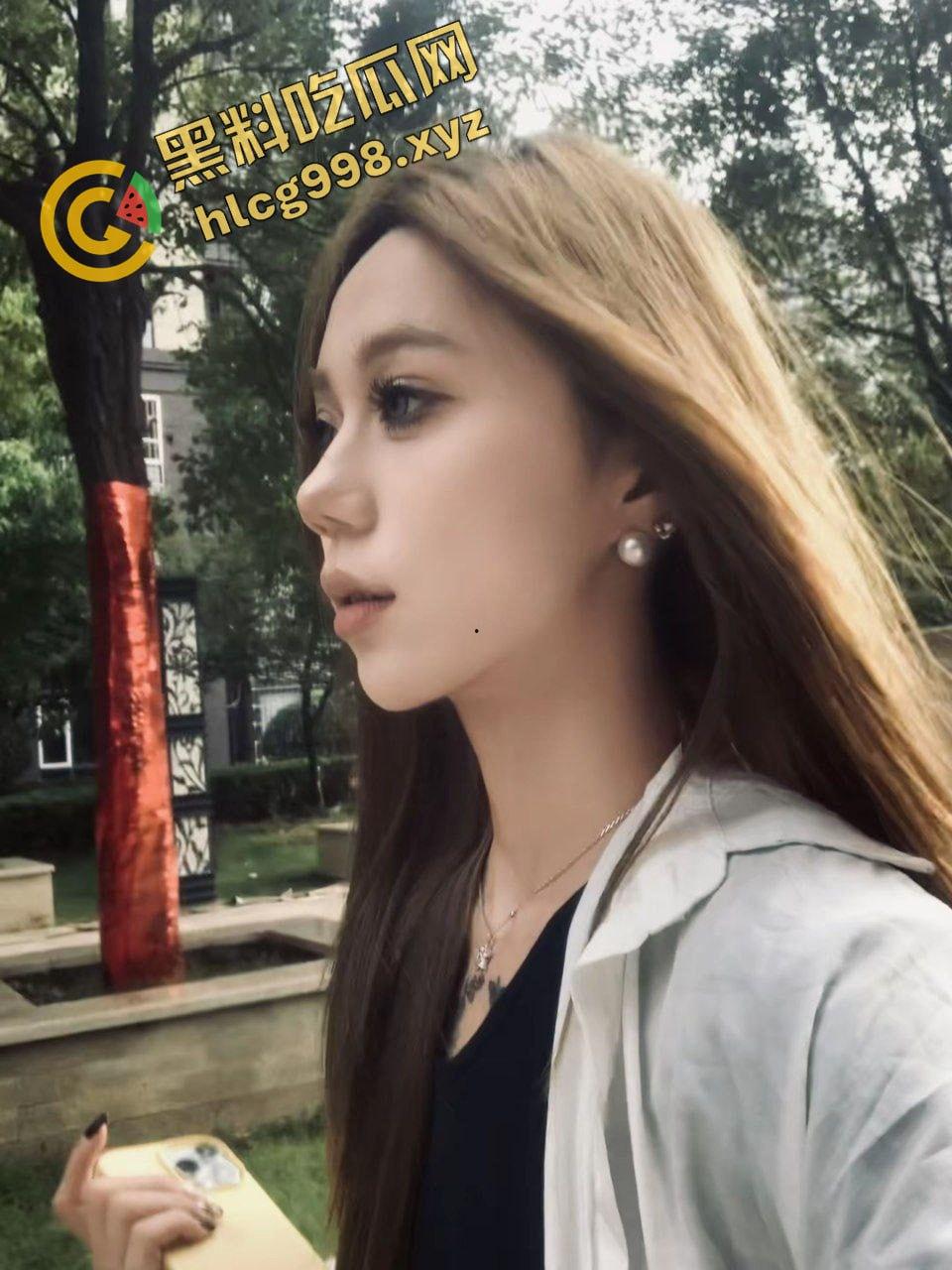 抖音情感博主14万粉女网红『妳可』与男友激情舌吻 对镜后入 全网独家流出！-3