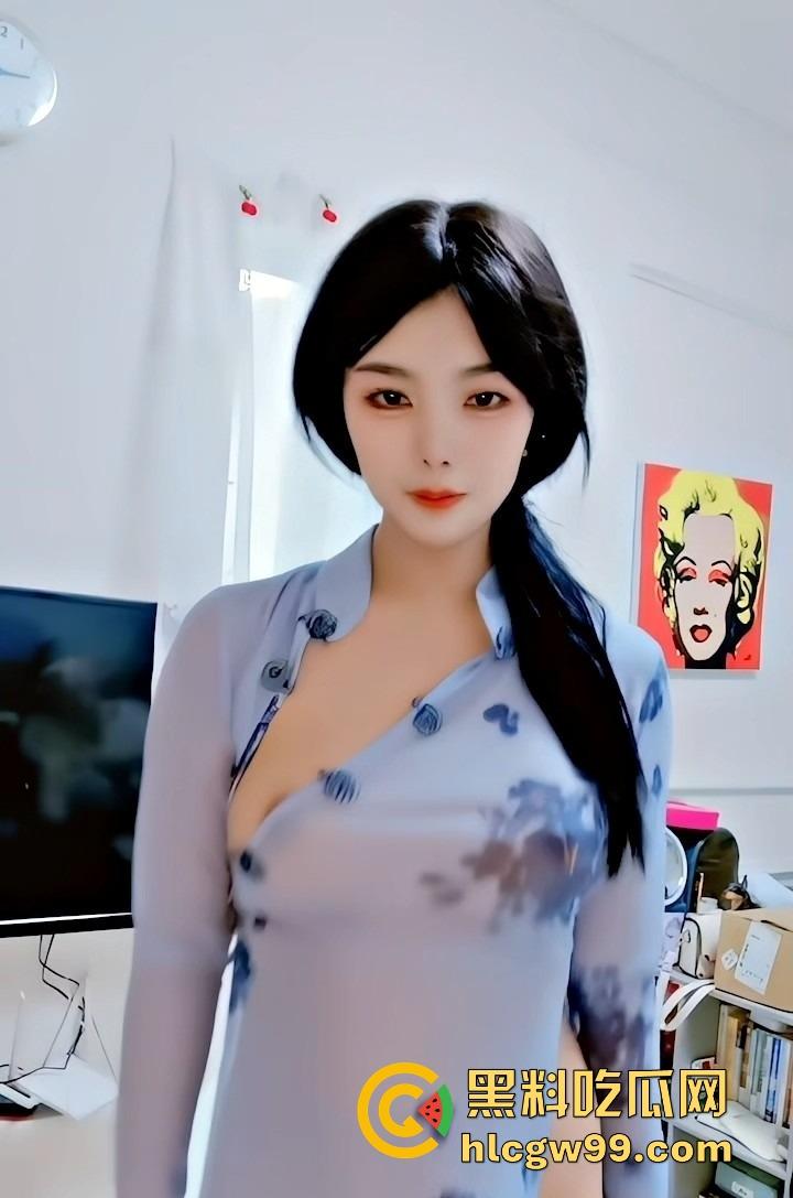 四川传媒大学小仙女【杨晓琳】化身青楼女子露点古风骚舞勾引大哥，舞蹈生再就业真他妈会玩！-6