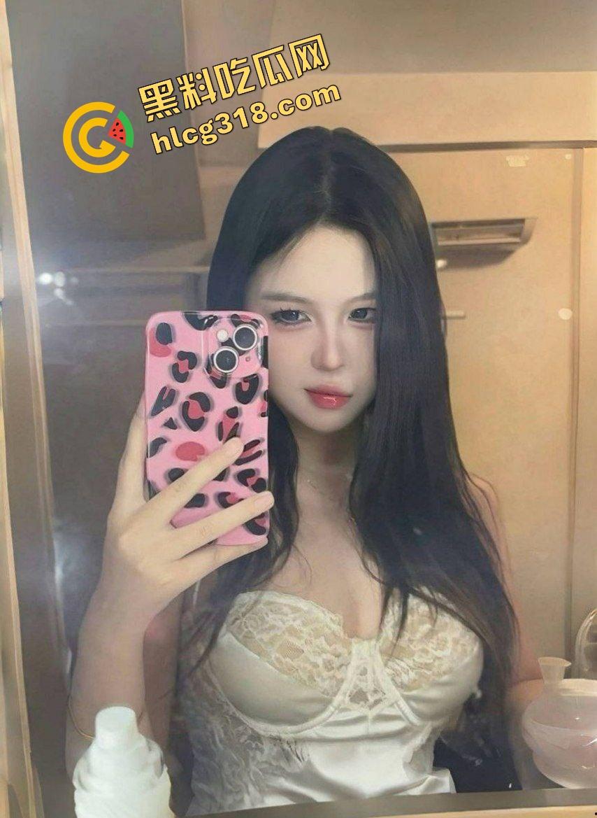 瓜友投稿分享约了个安徽师范大学嫩妹『孙西宓』不会吃鸡现场看黄片现学现用，这种女大学生真有这么好约？-6