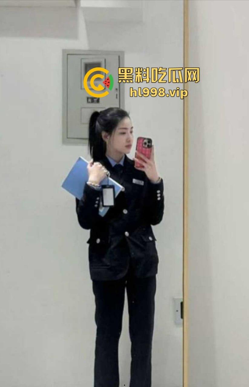 民警变成变态淫魔！外网发布与女警的性爱视频，穿警服口交、后入爆操，极品警花无处遁形！-5