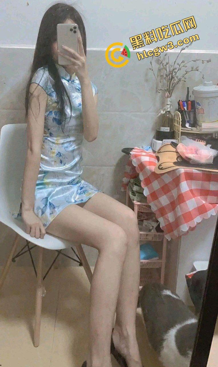 江苏反差婊社会骚鸡【谢丽】wx日常约炮弟弟 骗金又骗精 吐舌头爆干骚逼！原创独家流出！-3