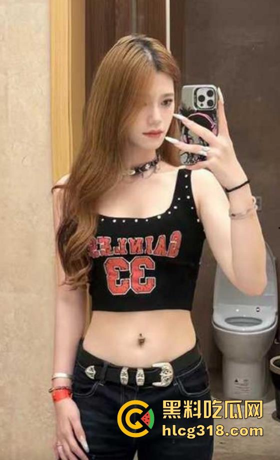 郑州昇达经贸管理学院【郝斐】一对一裸聊自慰视频惨遭前男友曝光，极品高挑御姐想不到私下这么骚！-5