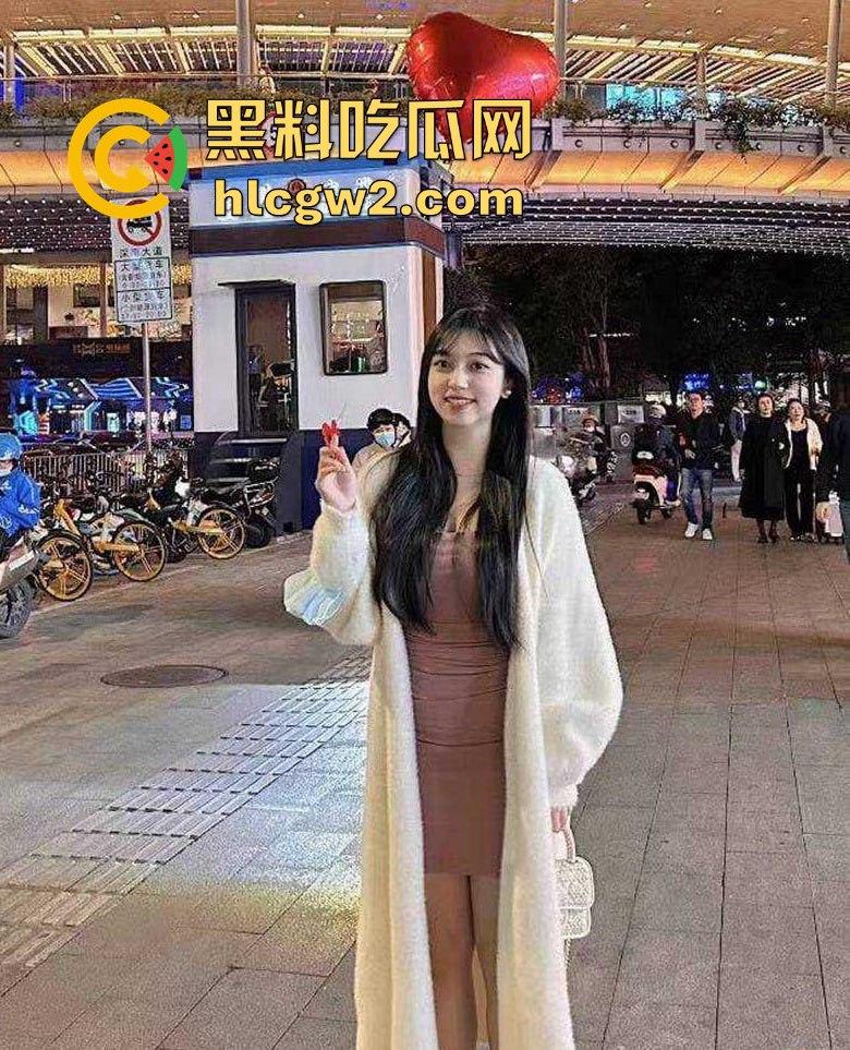 郑州艺术职业大学大长腿模特【宦嘉】酒店遭摄影师潜规则 口爆全程无毛白虎没操到 摄影师哭崩在厕所！-10