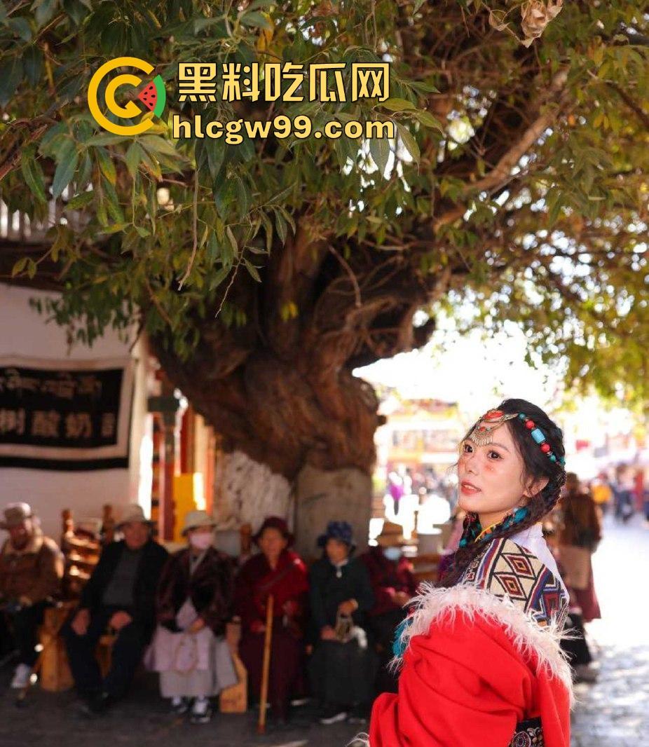 长沙学院极品反差女大学生【林莎莎】欲求不满跪求屌操，私密性爱视频曝光流出！-3